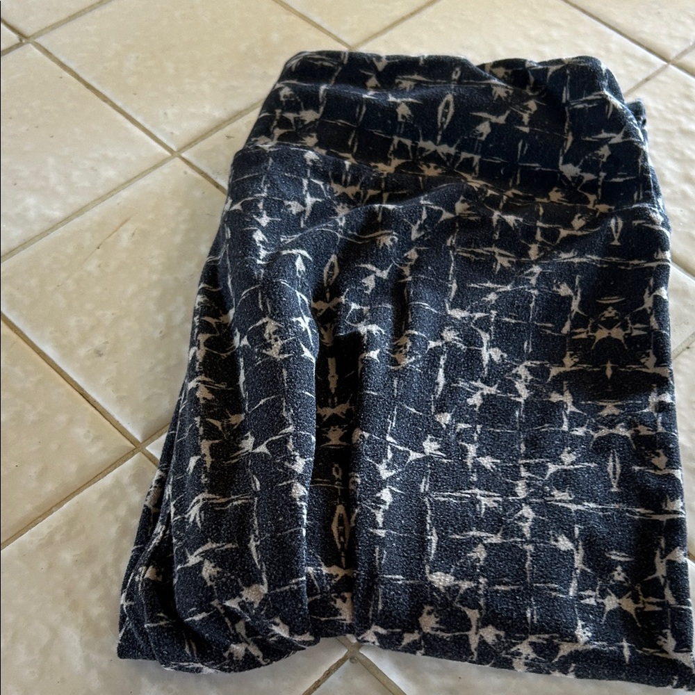 Lularoe Assorted Patterned Leggings - Red, Blue, … - image 5